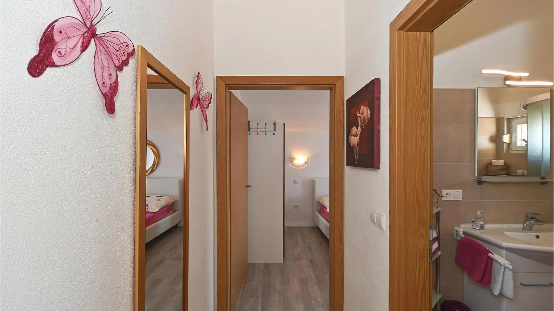 1 Bedroom Cozy Apartment In Okrug Gornji Trogir Kroatien
